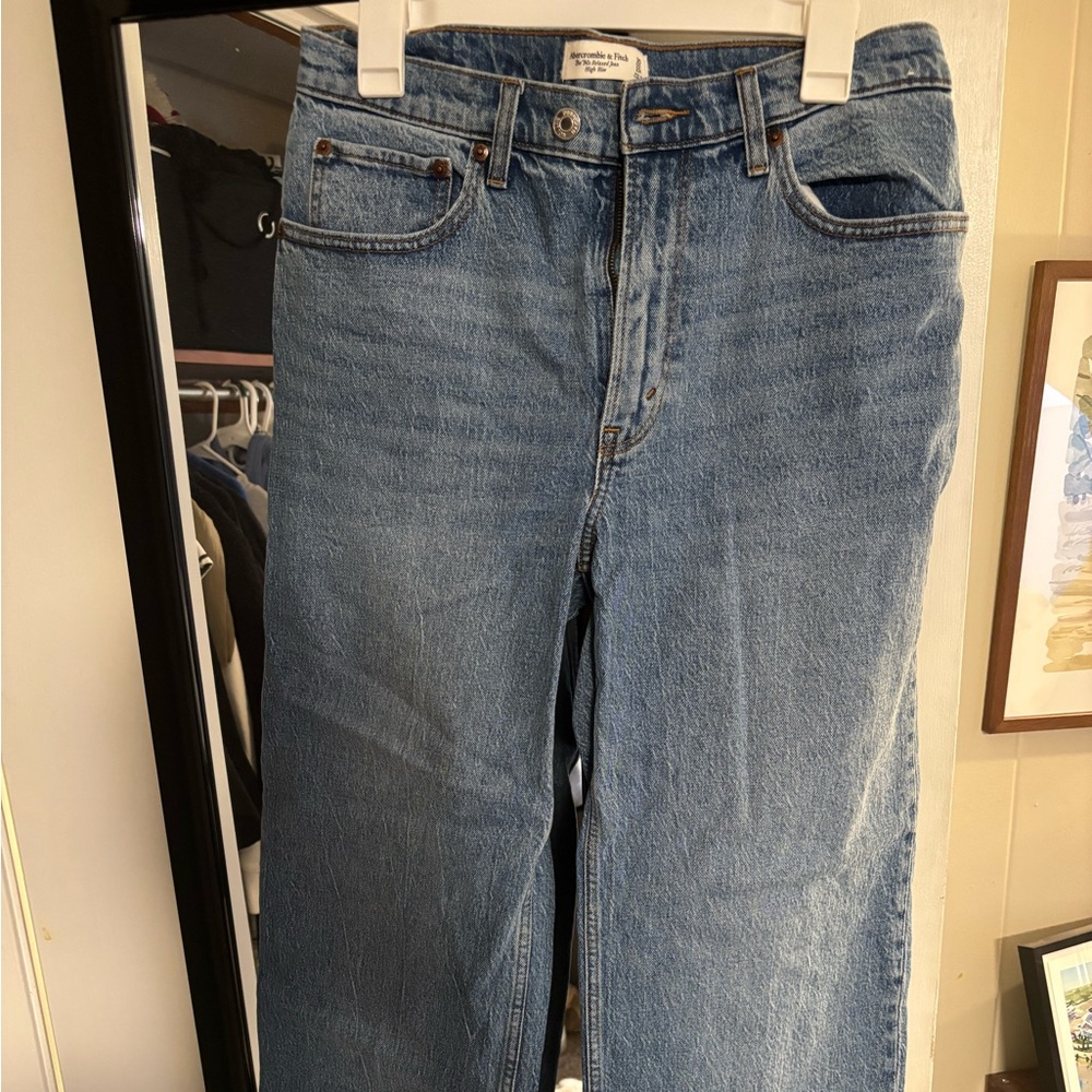 Abercrombie & Fitch Relaxed Fit Blue Jeans